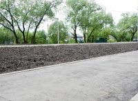 Завершены работы по восстановлению пешеходного тротуара в поселке Знамя Октября