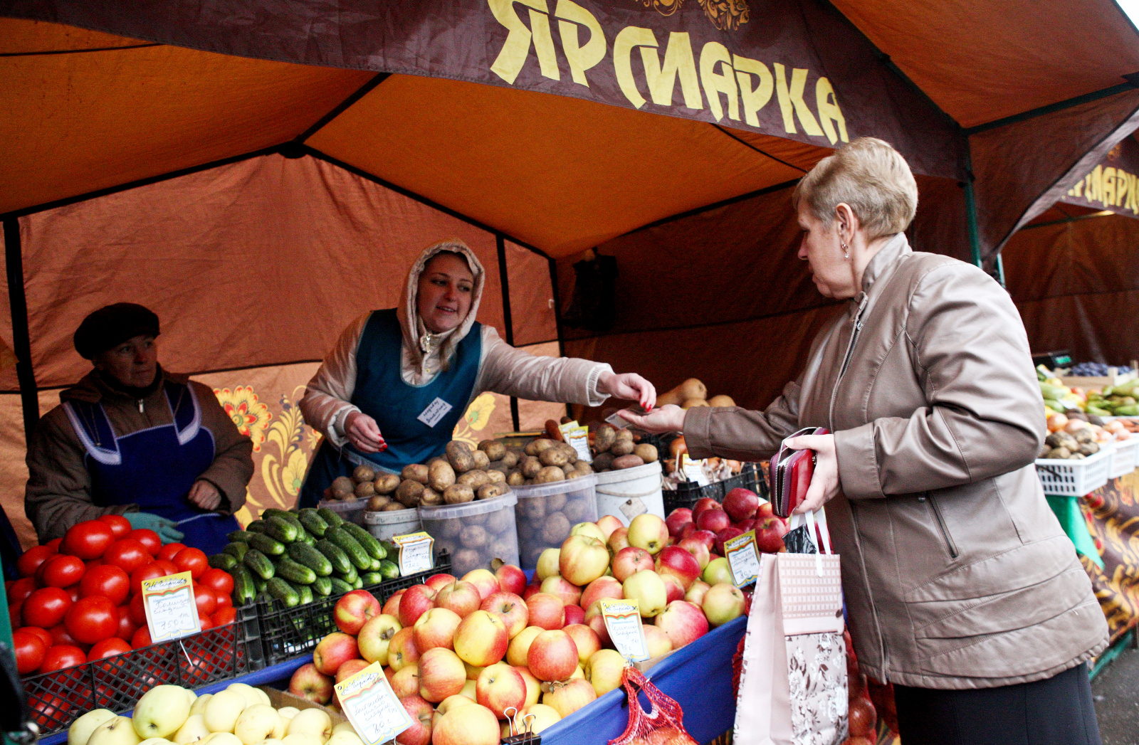 Свежие продукты из разных регионов России завезут на новые  столичные ярмарки