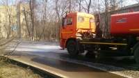 В плановом режиме проводится промывка дорог в Рязановском 