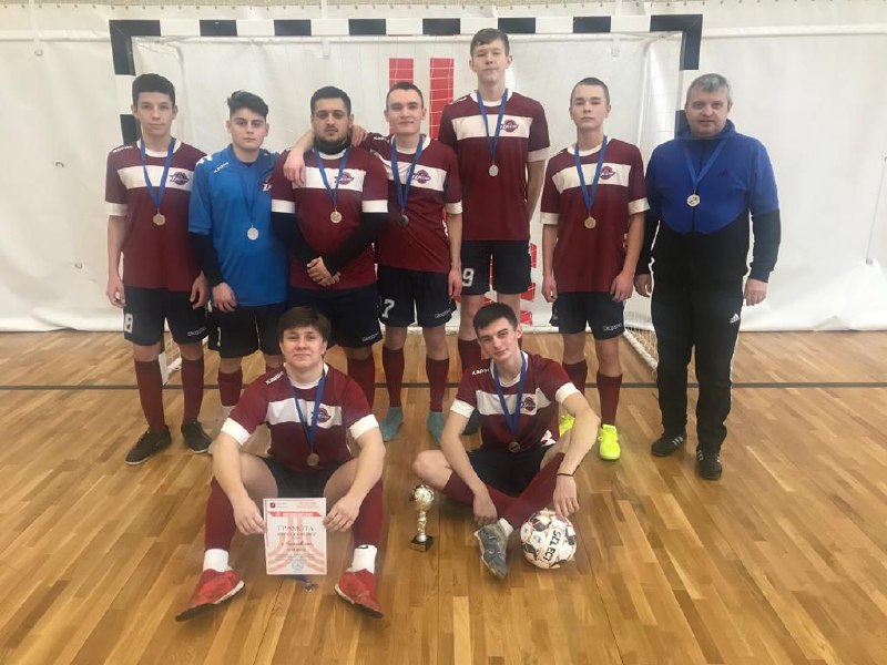 Команда спортивного клуба «Десна» стала призером турнира по мини-футболу