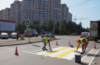 Разметку на пешеходных переходах начали обновлять в поселении Рязановское
