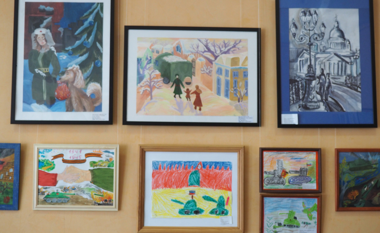 Выставка рисунков «Я рисую День Победы!» открылась в поселении Рязановское