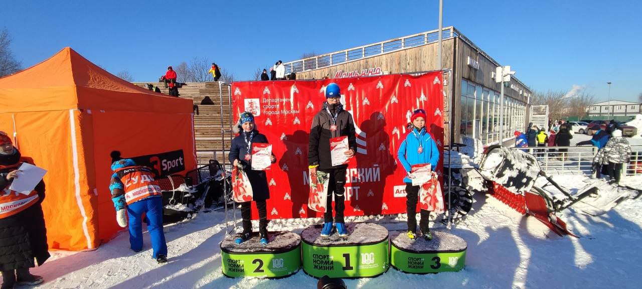 Спортсмены из поселения Рязановское приняли участие в лыжной гонке