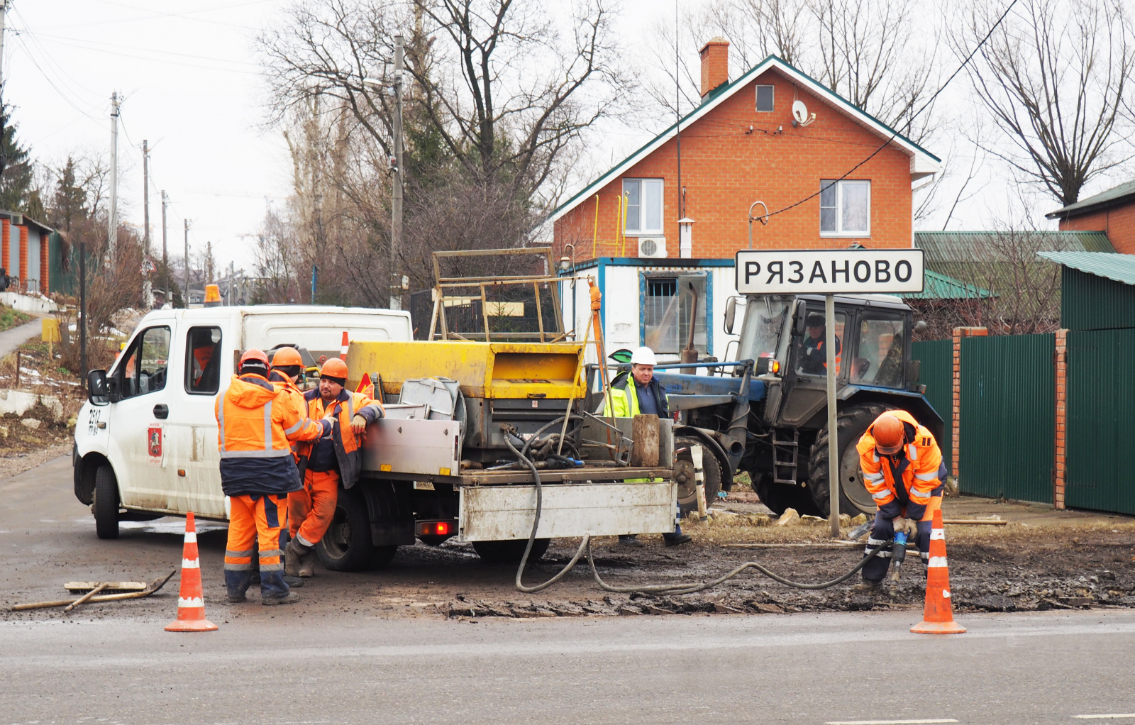 Дорожные работы проводятся вблизи деревни Рязаново