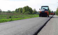 Завершается ремонт дорожного полотна на подъездной дороге к деревне Тарасово