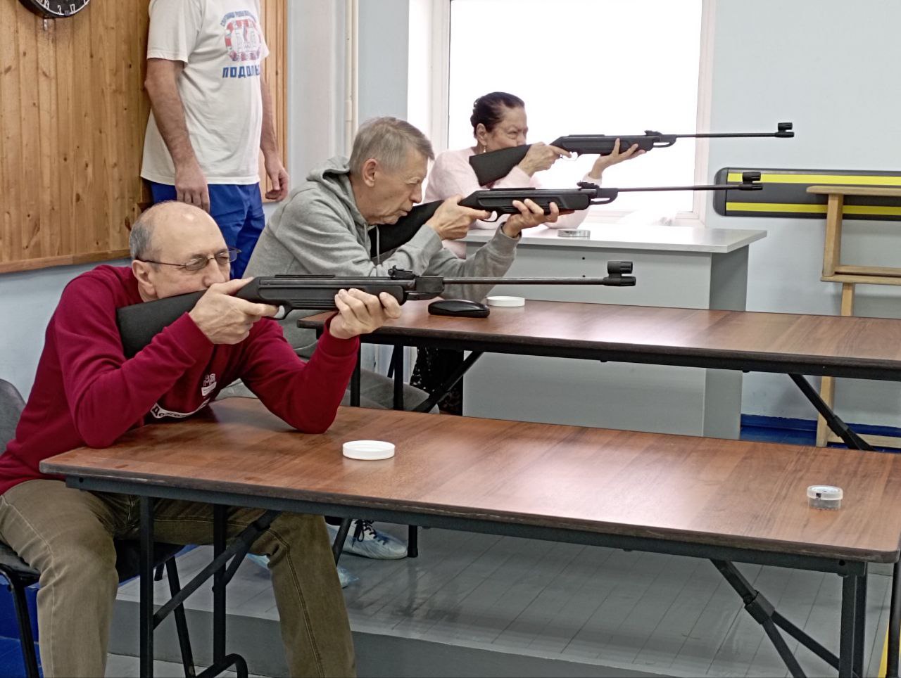 В Спортивном клубе «Десна» прошли соревнования по пулевой стрельбе