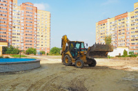 Работы по благоустройству дворовых территорий продолжили в Рязановском
