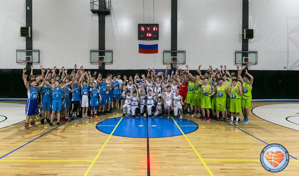 В Межрегиональной любительской баскетбольной лиге приняли участие воспитанники школы №2083