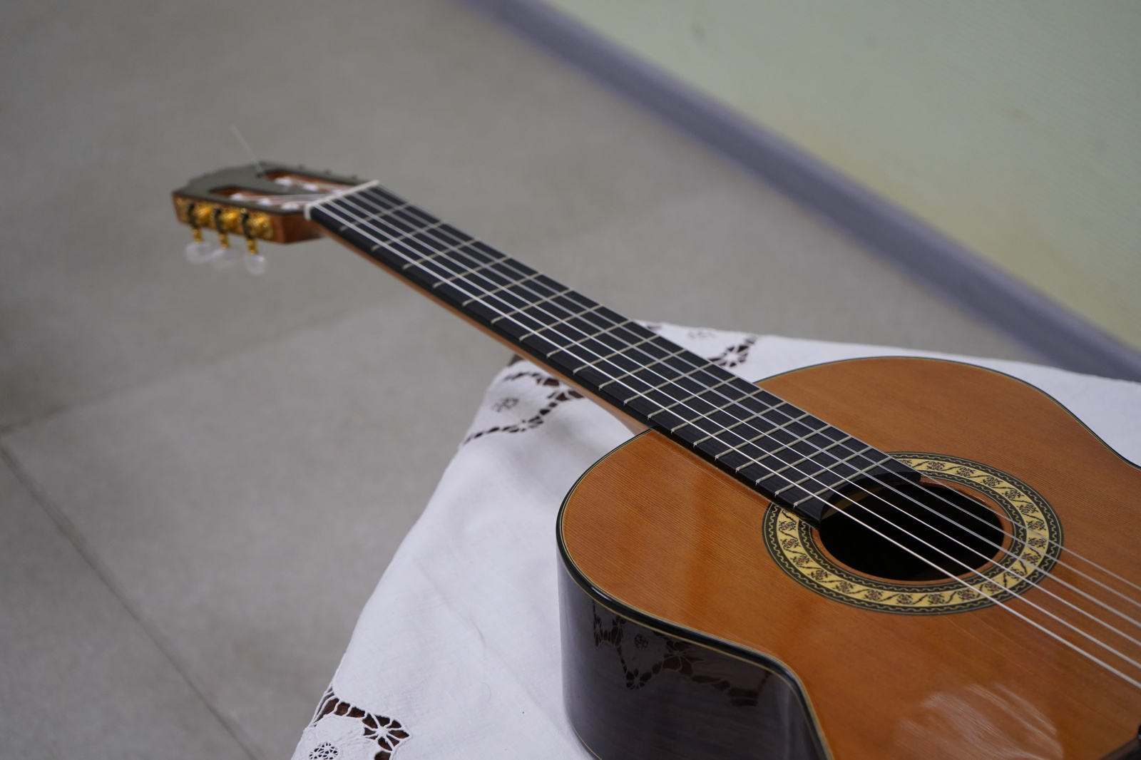 Студию игры на гитаре открыли в Доме культуры «Десна»