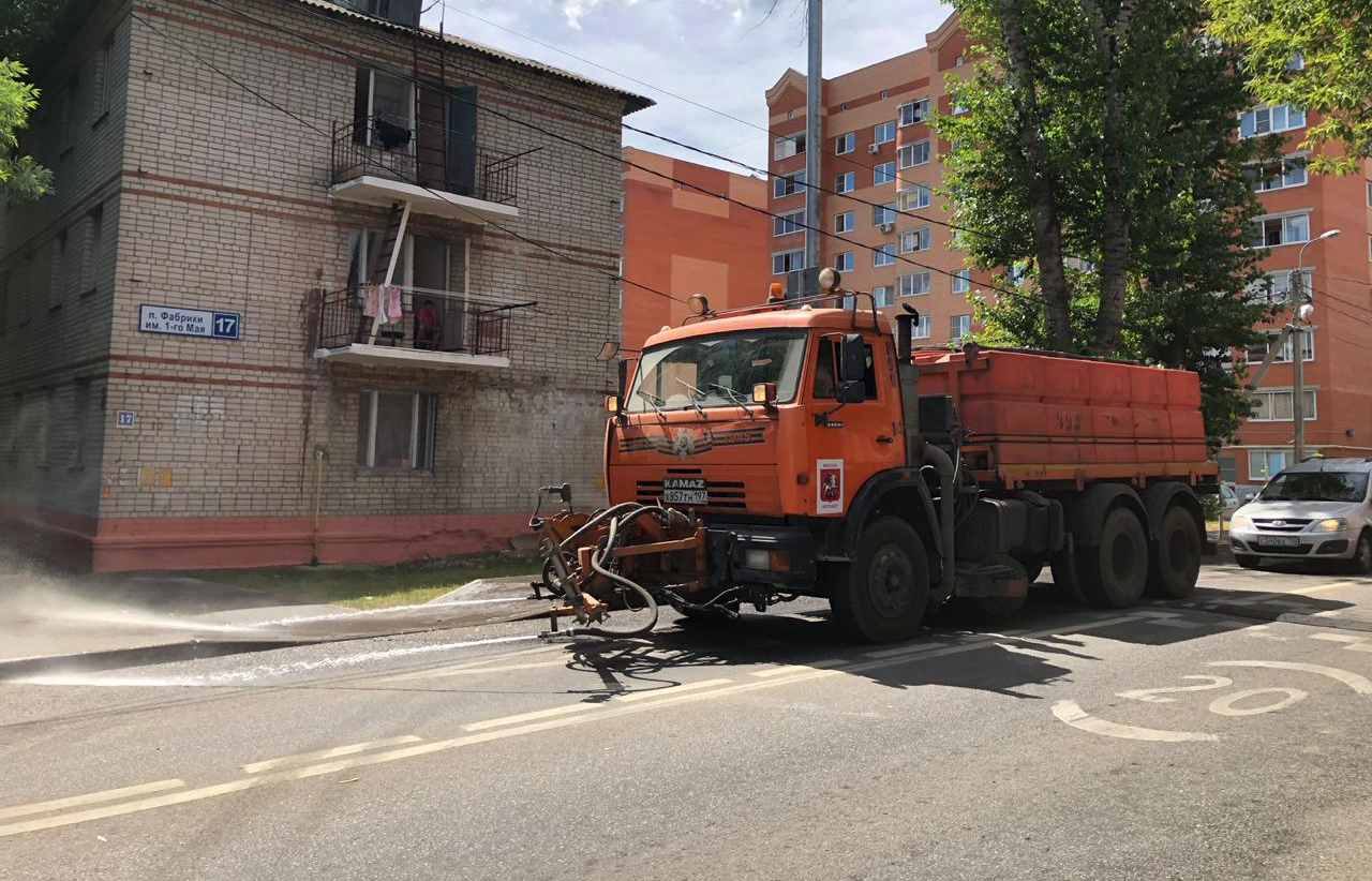 Проведена промывка объектов дорожного хозяйства в поселении Рязановское 