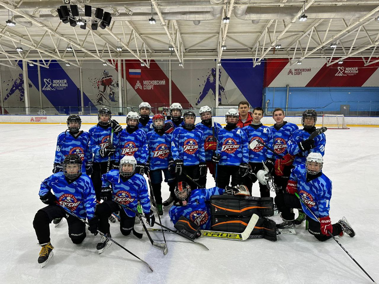 Команда спортивного клуба «Десна» приняла участие в соревнованиях по хоккею