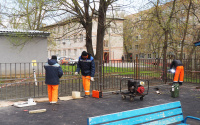 Продолжается реконструкция детских площадок в поселении Рязановское