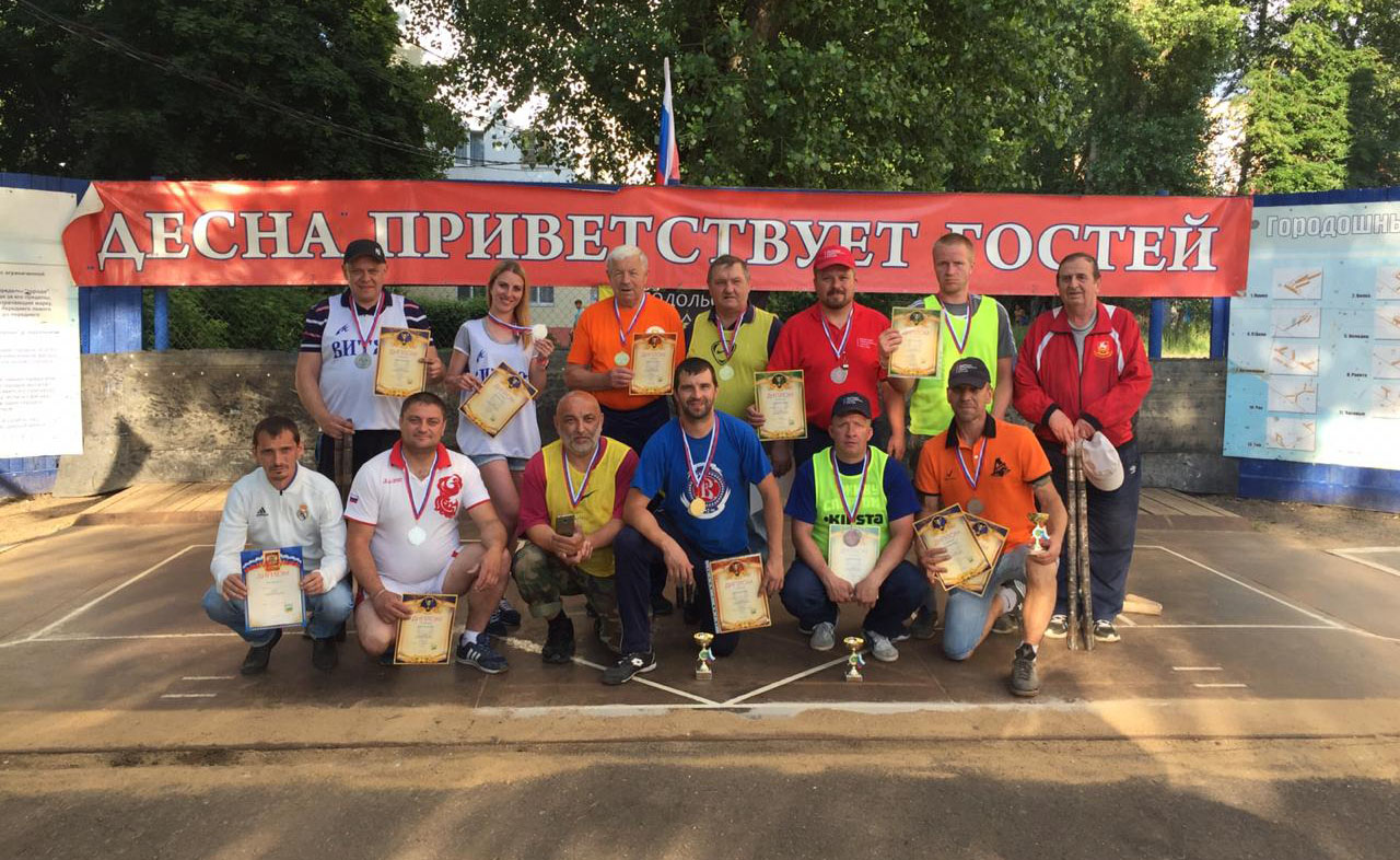 В поселении Рязановское прошли соревнования по городошном спорту, посвященные Дню России