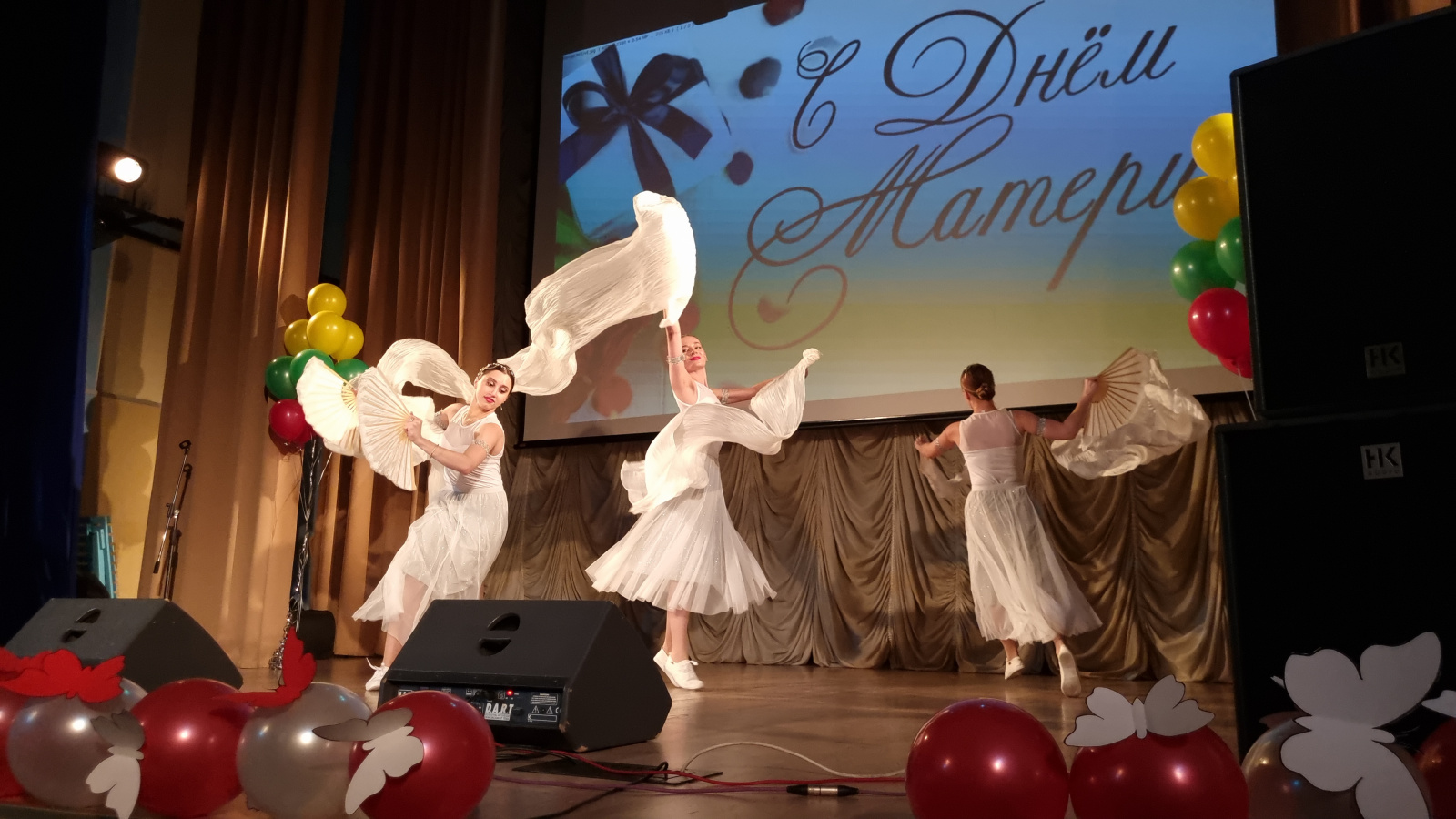 День матери: праздничный концерт прошел в поселении Рязановское