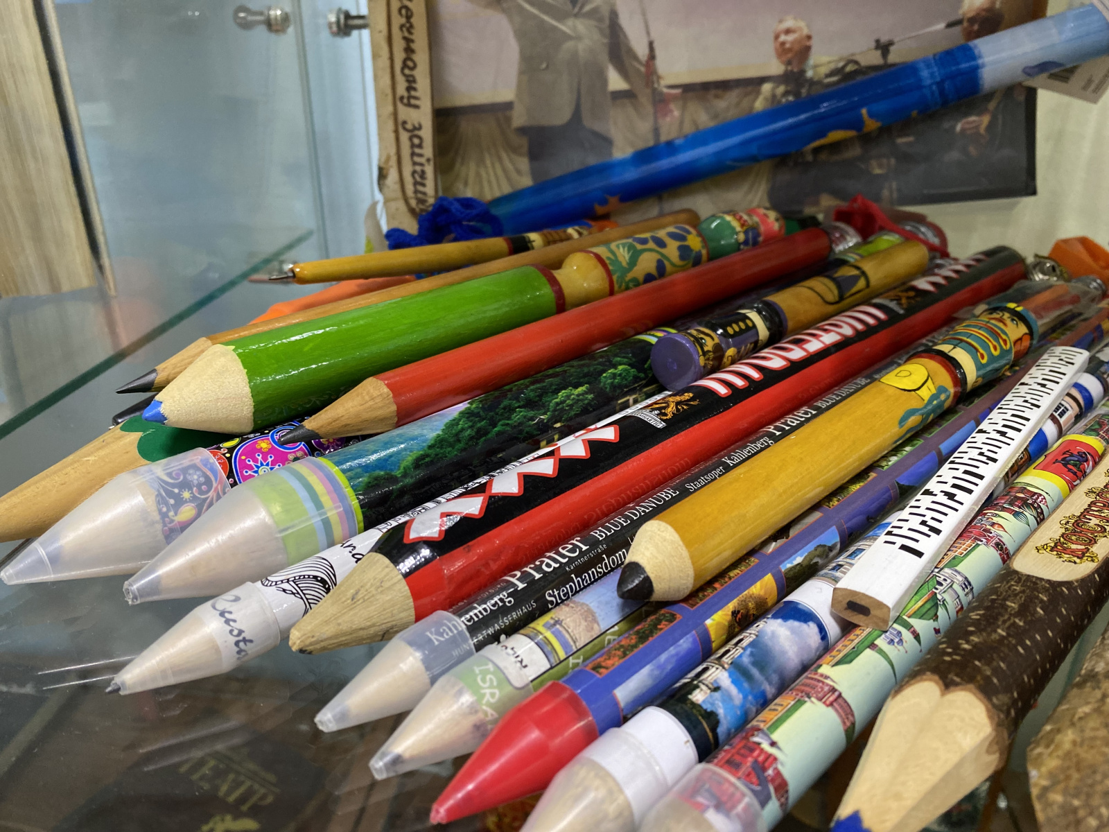 В Доме культуры «Десна» открылась выставка карандашей