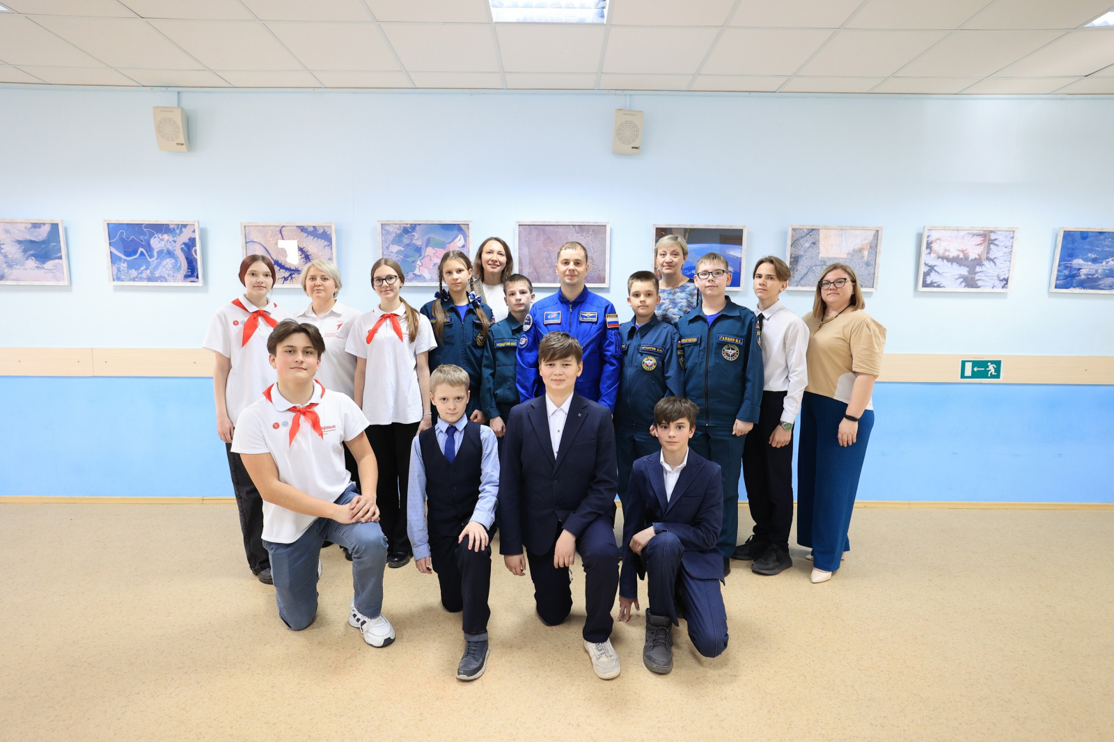 Покорители космоса: выставка в школе №2083 вдохновляет на новые открытия