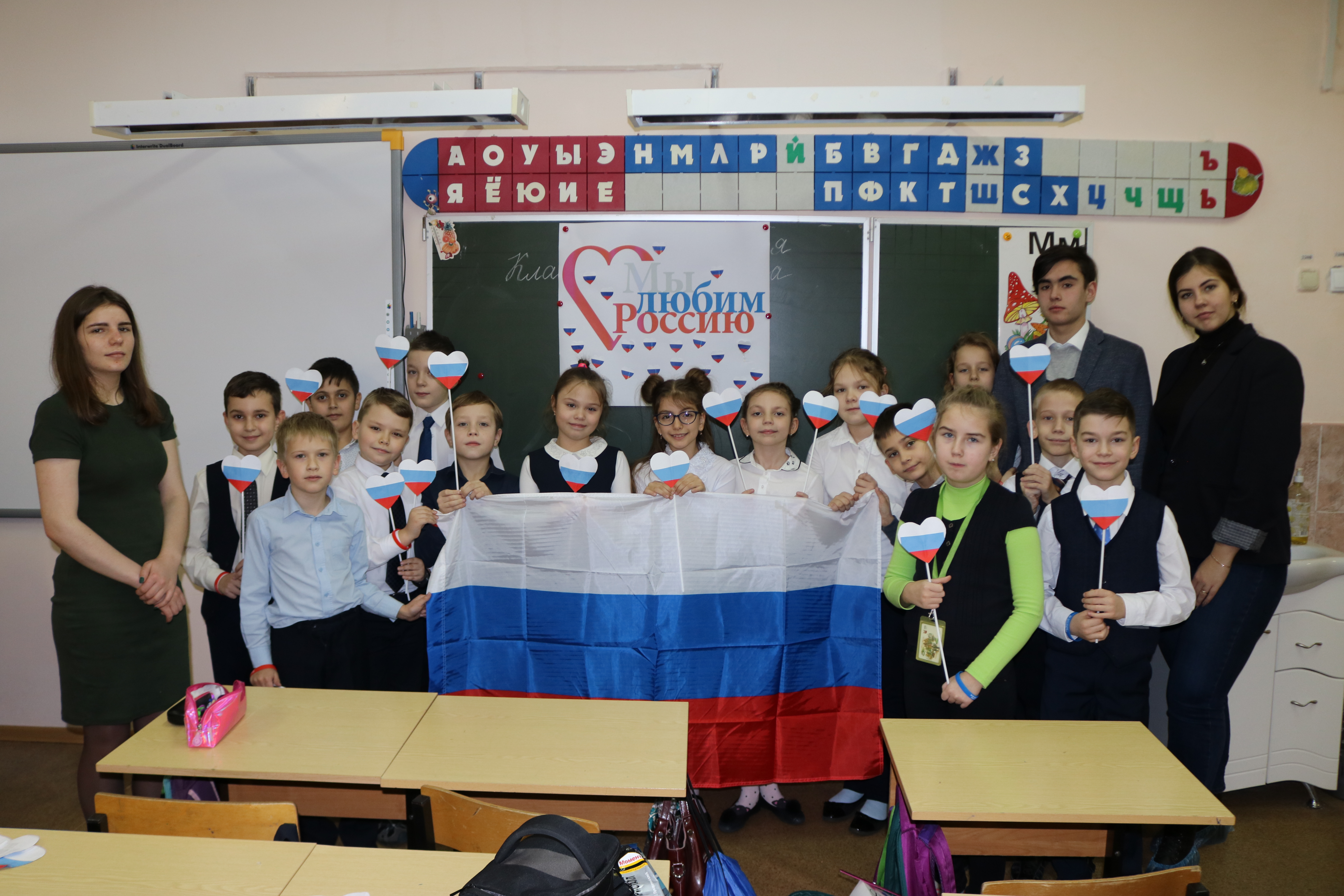 Молодежная палата поселения Рязановское провела классный час для учеников школы 2083
