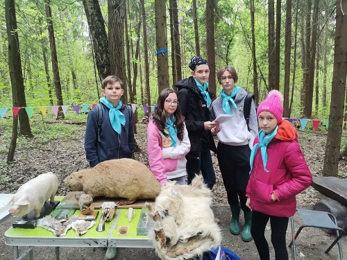 Ученики школы №2083 приняли участие в окружном этапе олимпиады юных экологов