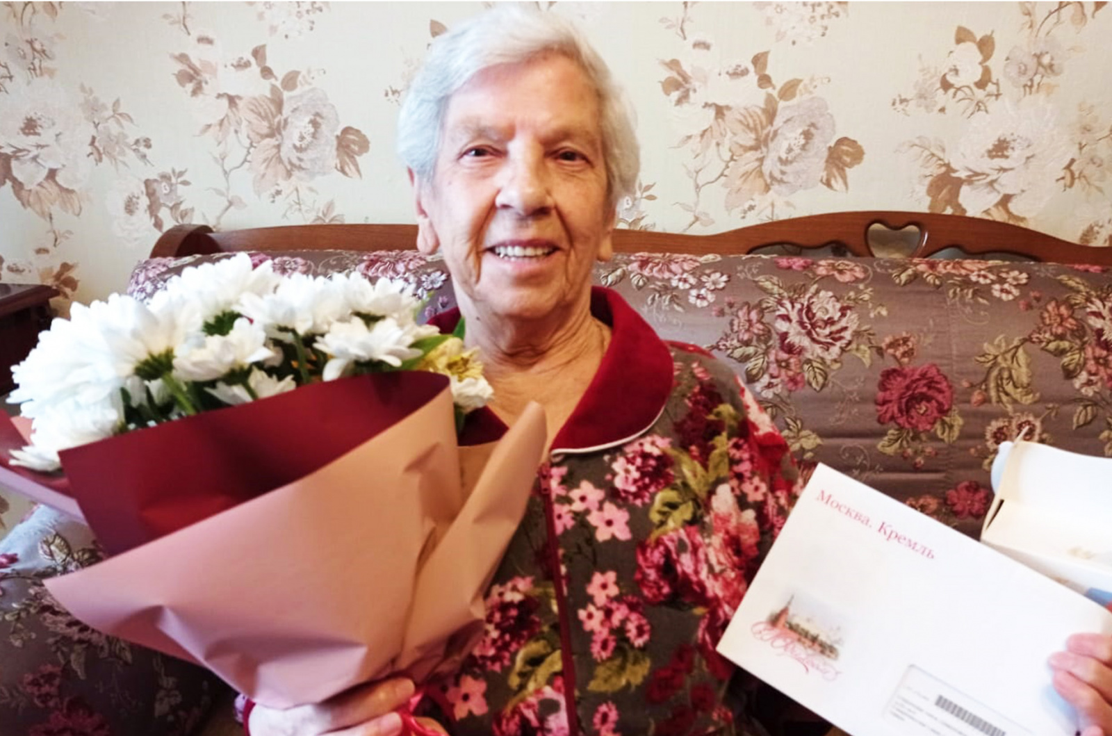 Сегодня 90-летний юбилей отмечает жительница поселка Фабрики имени 1 Мая Нина Семеновна Стебунова