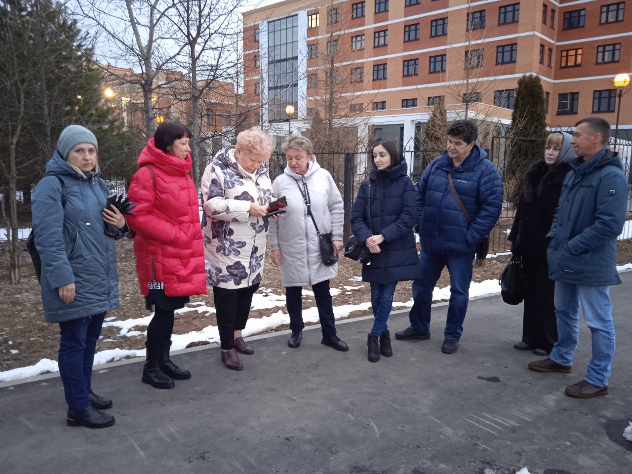 Жители определили место площадки для выгула собак в микрорайоне Родники