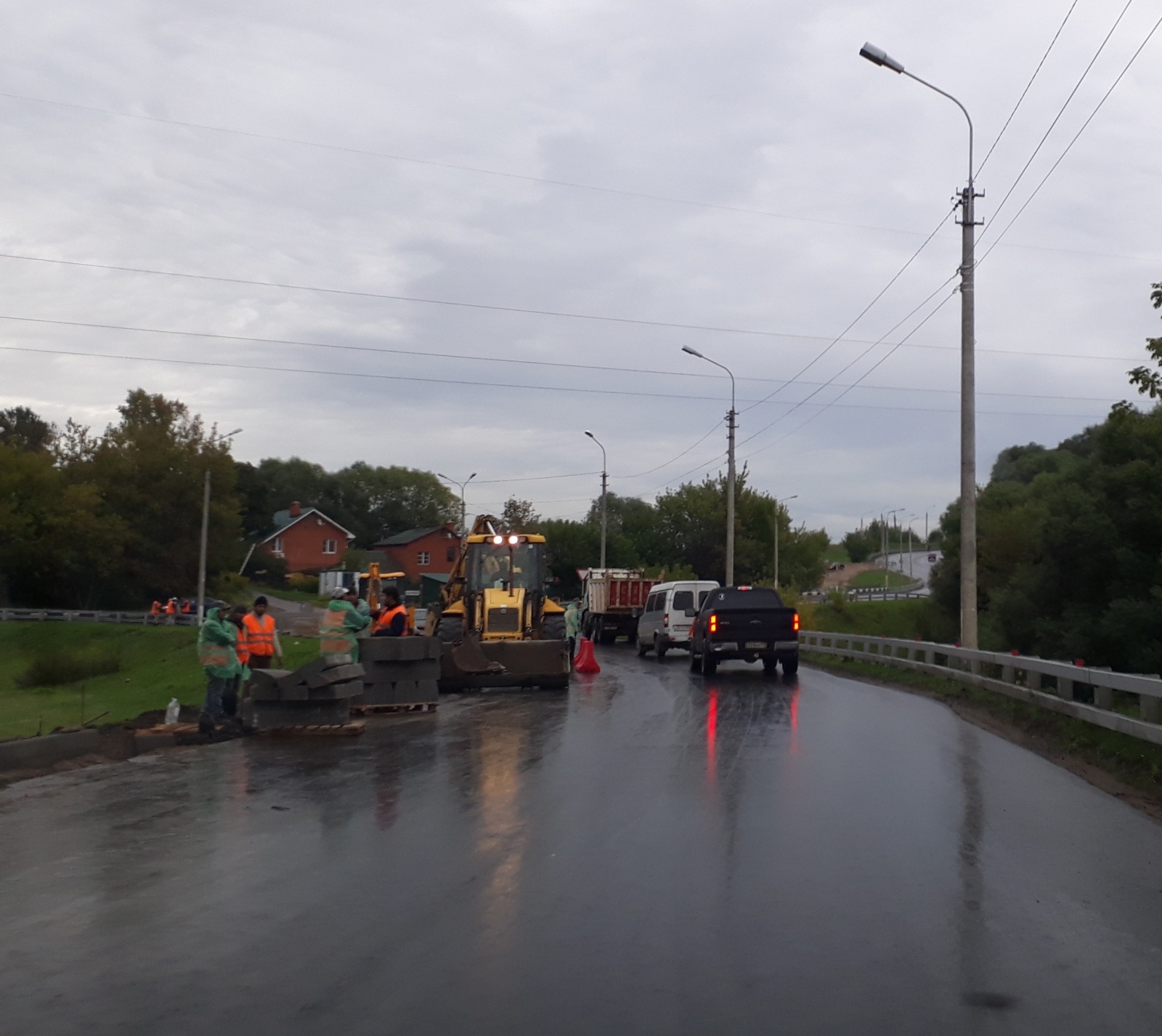 Продолжаются работы по выполнению локальных мероприятий на улично-дорожной сети